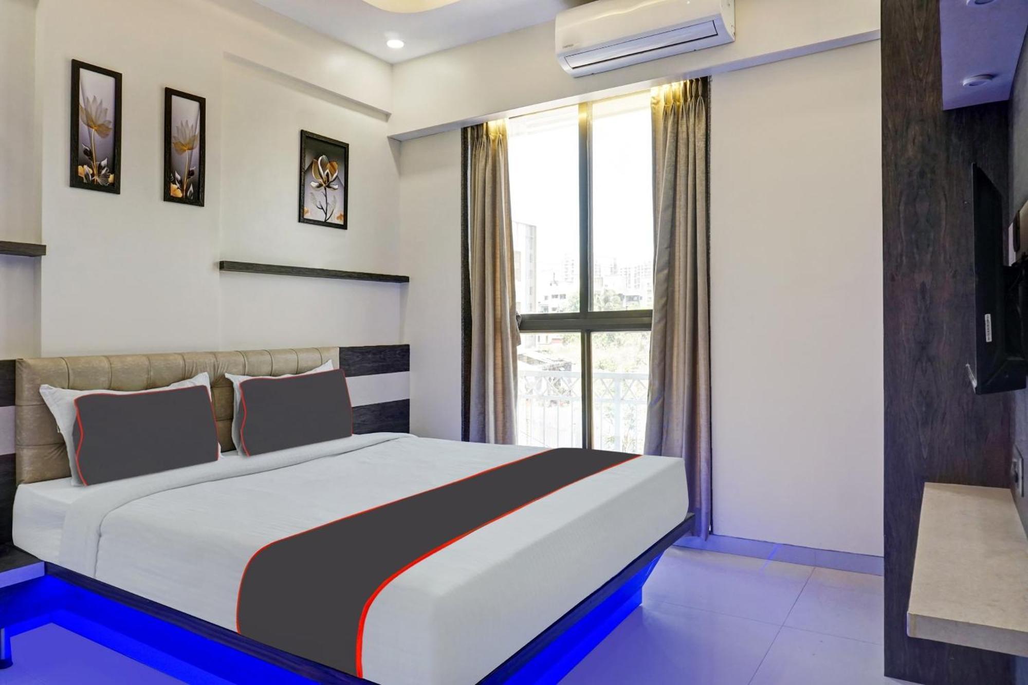 Super Townhouse Poona Royal Hotel Pimpri-Chinchwad ภายนอก รูปภาพ