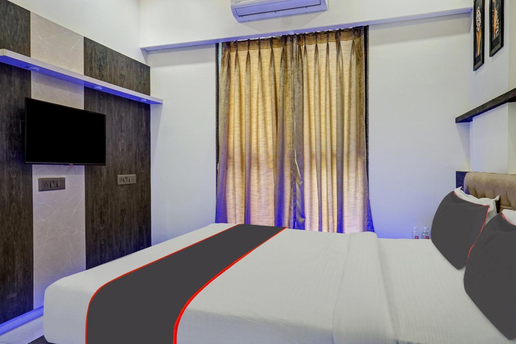 Super Townhouse Poona Royal Hotel Pimpri-Chinchwad ภายนอก รูปภาพ